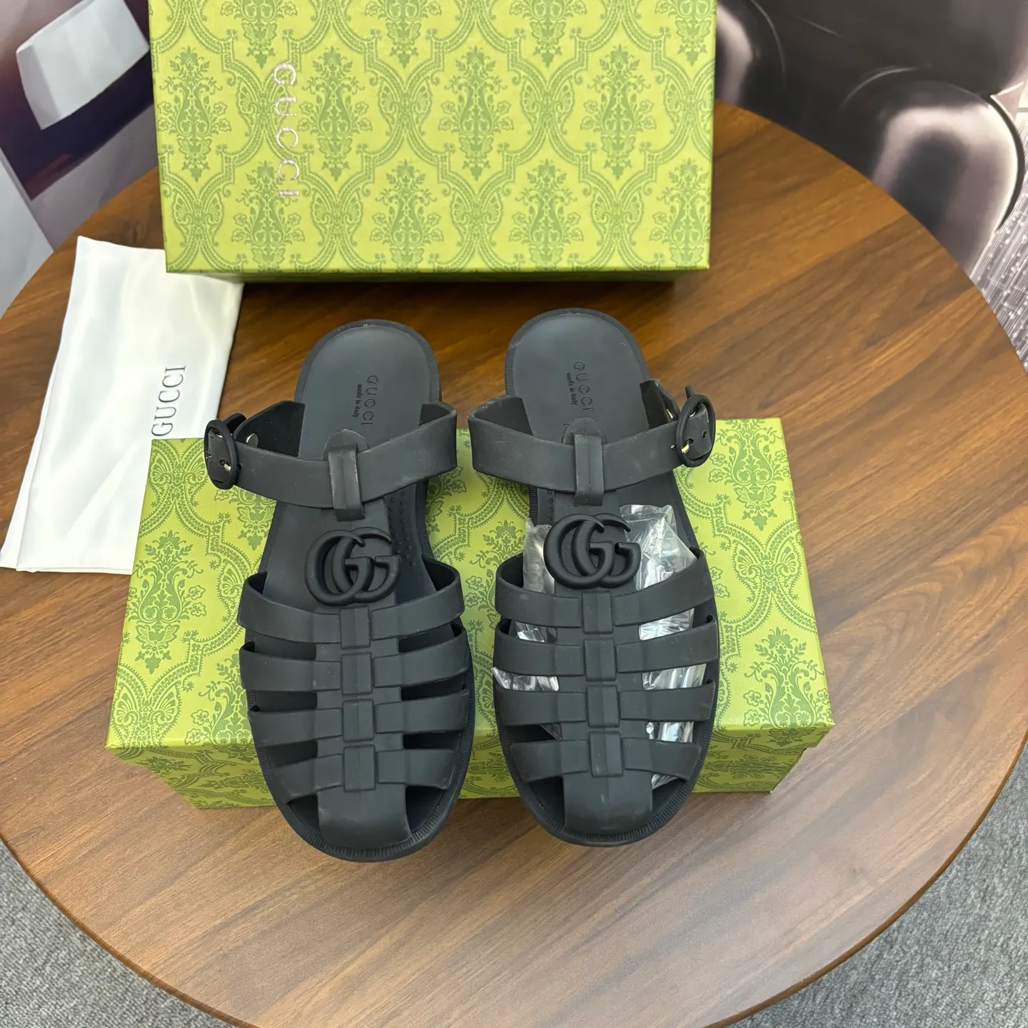 Men's shoes 260💰 [Gucci] Counter quality, top-quality original goods, real photos! Original TPU material, fine workmanship, comfortable; genuine 1:1 replica Size: 38 ~ 46
